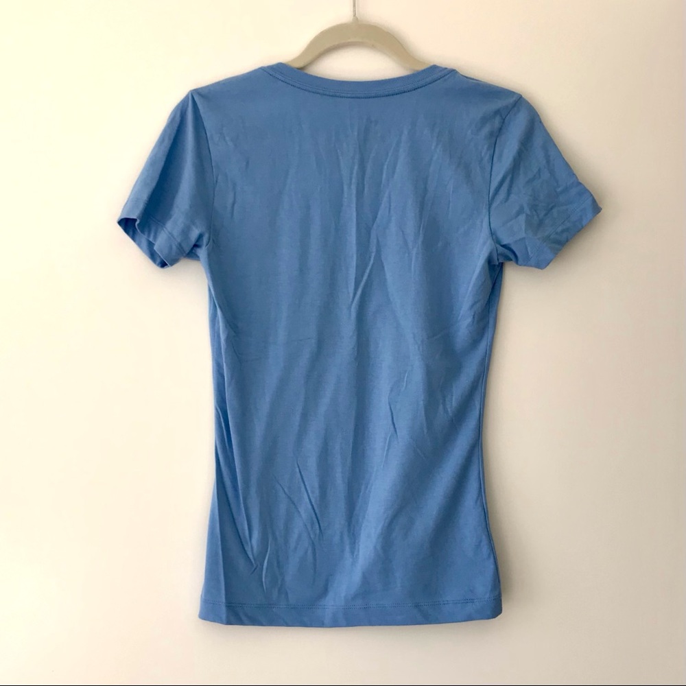 Nike UNC Tar Heels V-Neck Tee - Picture 2 of 5